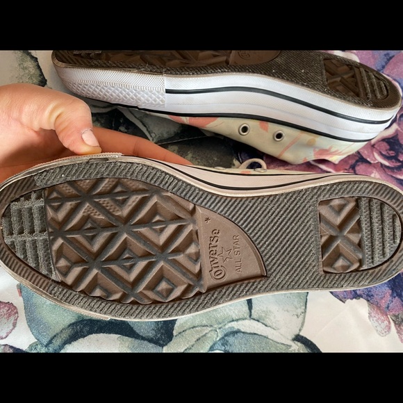 Very Adorbs Tropical Converse - Picture 5 of 12
